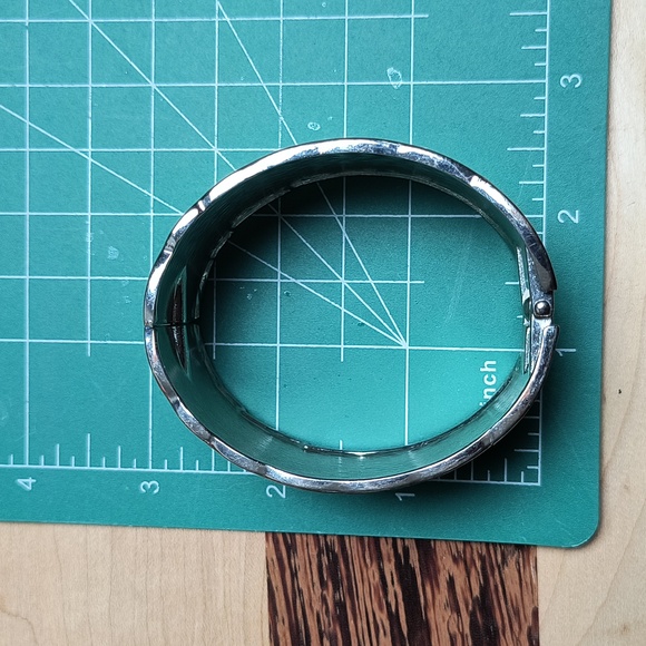 Inged Bracelet Peacock Fashion Enamel Silver Tone Blk/Ivory - Picture 7 of 12